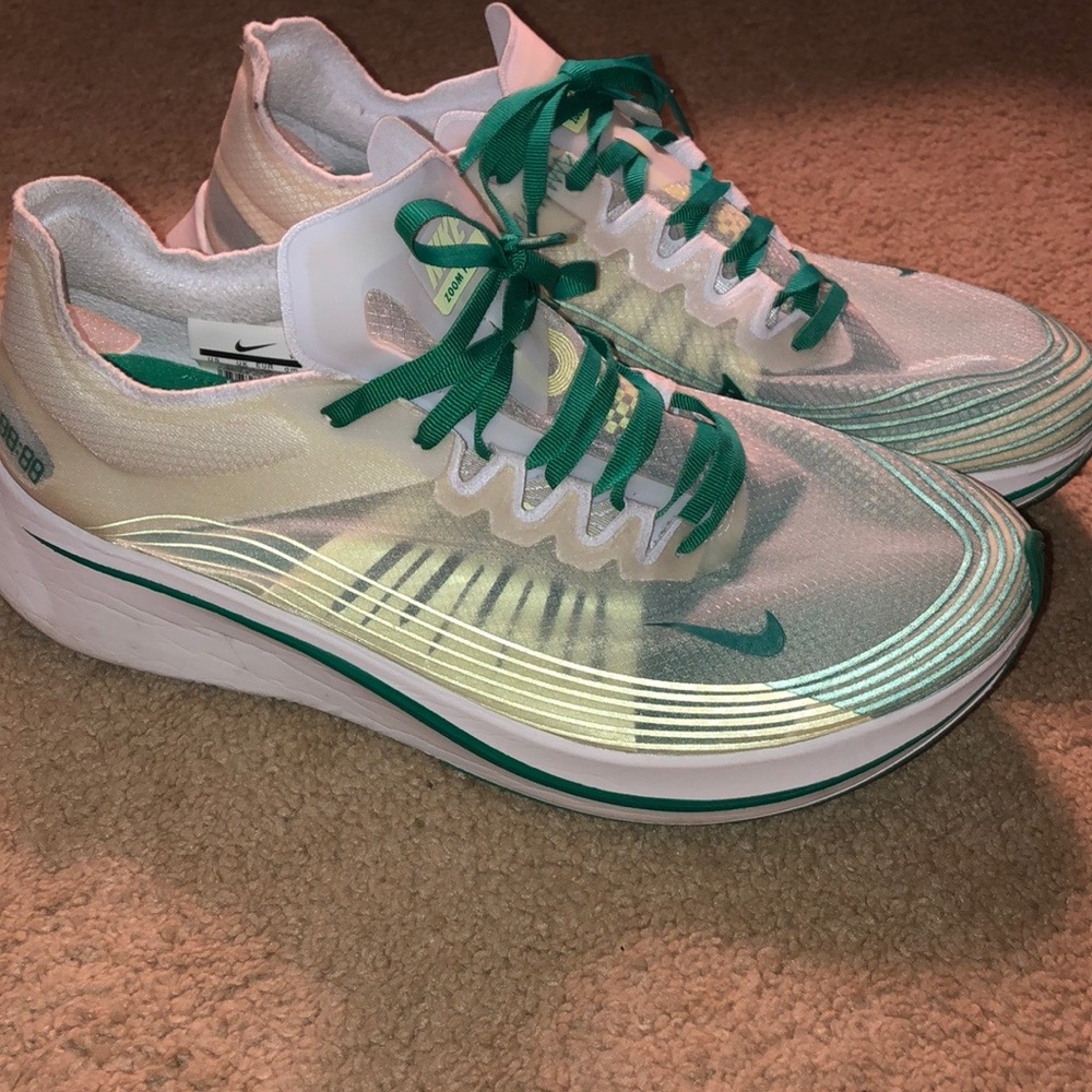 Nike soon fly S.P. 8:88:88
